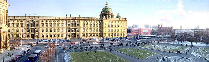 Das Berliner Schloss bekommt Kreuz samt Paulus-Zitat.