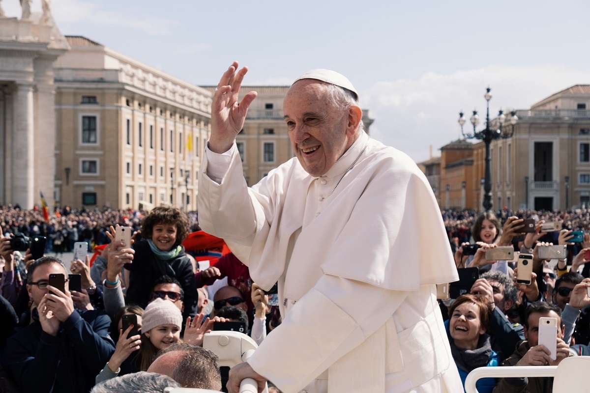 Am 14. Mai sollen Angehörige aller Weltreligionen zusammen beten, fordert der Papst. Ist passend dazu auch noch der Gedenktag der “Hl. CORONA”!