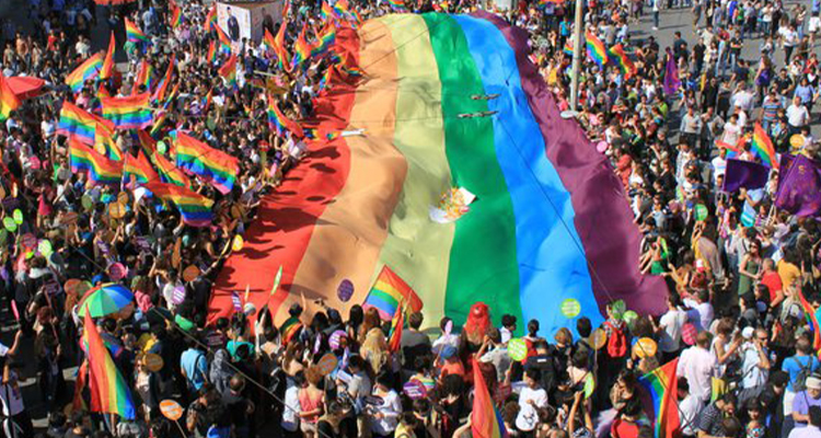 Fall Latzel: Kritik an Schwulenparade ist keine Volksverhetzung!