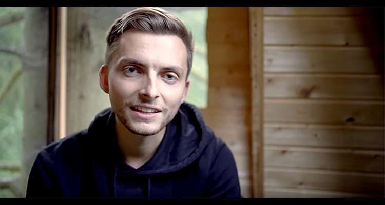 Am 9. Juni 2021 starb Philipp Mickenbecker mit gerade einmal 23 Jahren an den Folgen einer Krebserkrankung.