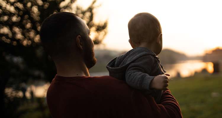Die Vaterliebe hört nicht auf. Die Vaterliebe Gottes ist unbegreiflich.