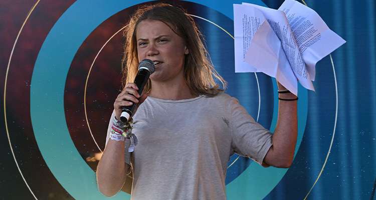 Greta Thunberg predigte auf dem Glastonbury Festival über Verzicht und Umweltschutz. Die Menge jubelt. 2 Tage später sieht das Festivalgelände dann so aus