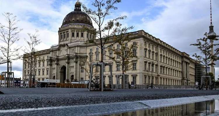 20. Juli 2021: Das Humboldt Forum mit den historischen Fassaden des alten Stadtschlosses wird eröffnet.