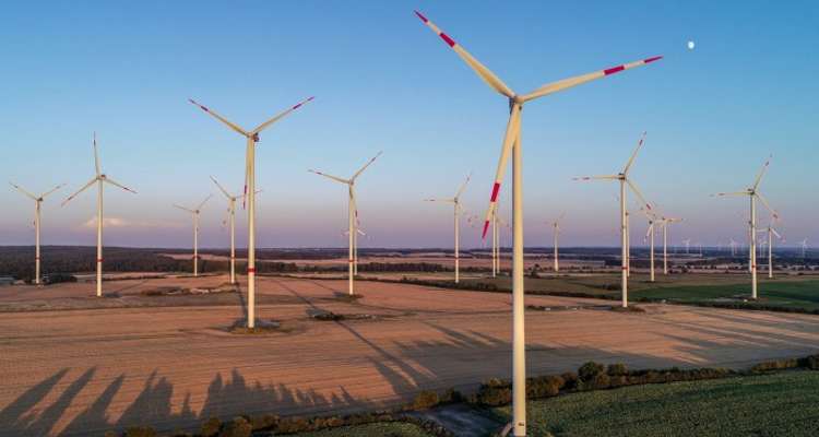 In Deutschland gibt es fast 30.000 Windräder, die insgesamt drei Prozent der Primärenergie liefern.