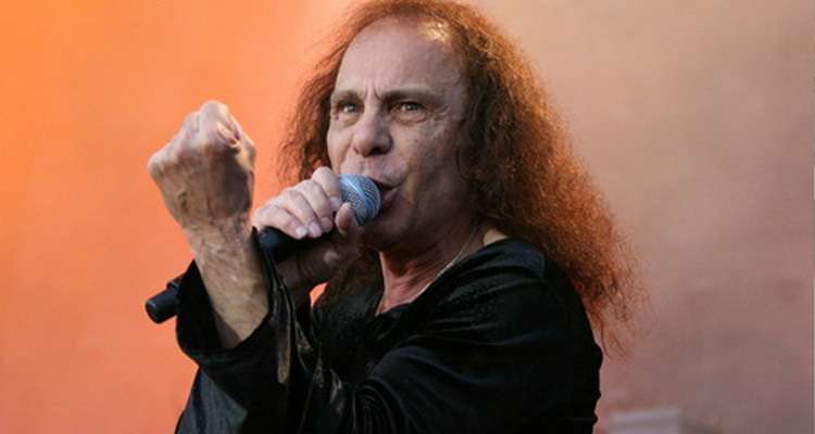 Rainbow-Sänger, Black-Sabbath-Frontmann, Solokünstler, Metal-Gott: Ronnie James Dio hat gleich mehrfach Rockgeschichte geschrieben. Heute wäre er 80 Jahre alt geworden.