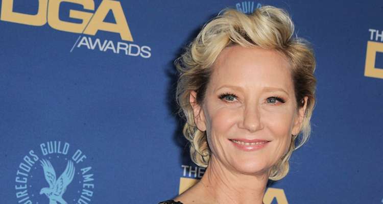 Schauspielerin Anne Heche fährt im Drogenrausch in ein Haus. Nach dramatischer Bergung verstarb sie im Krankenhaus.
