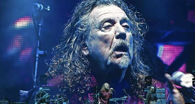 Robert Plant,  Leadsänger, Mundharmoniker-Spieler und Songschreiber von Led Zeppelin, wurde 74 Jahre.