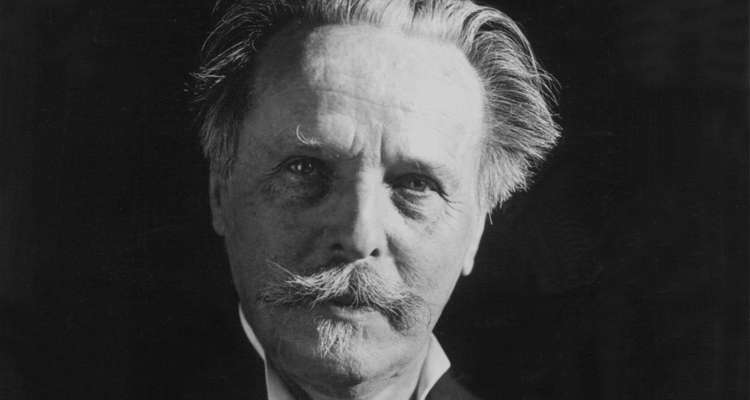 Karl May ließ den edlen Apachen- Häuptling Winnetou schon am 2. September 1874 im Alter von 34 Jahren sterben.