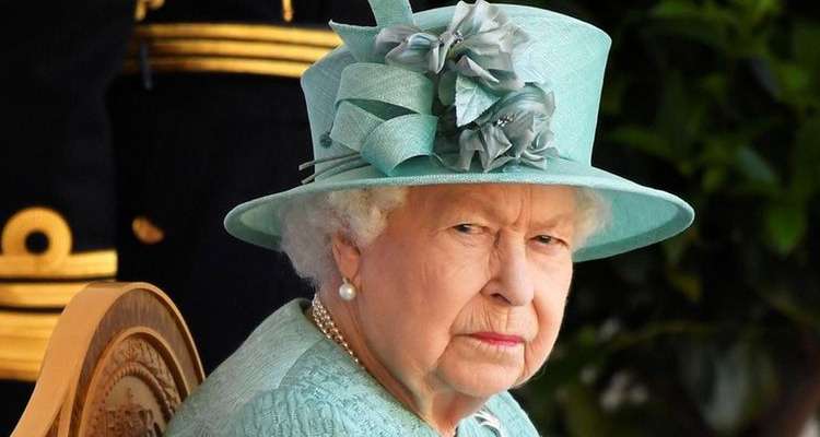 Eilmeldung: Ärzte in Sorge um die Queen (96)!